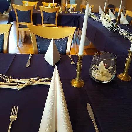 Zum Anger Hotel Neukirchen-Pleiße